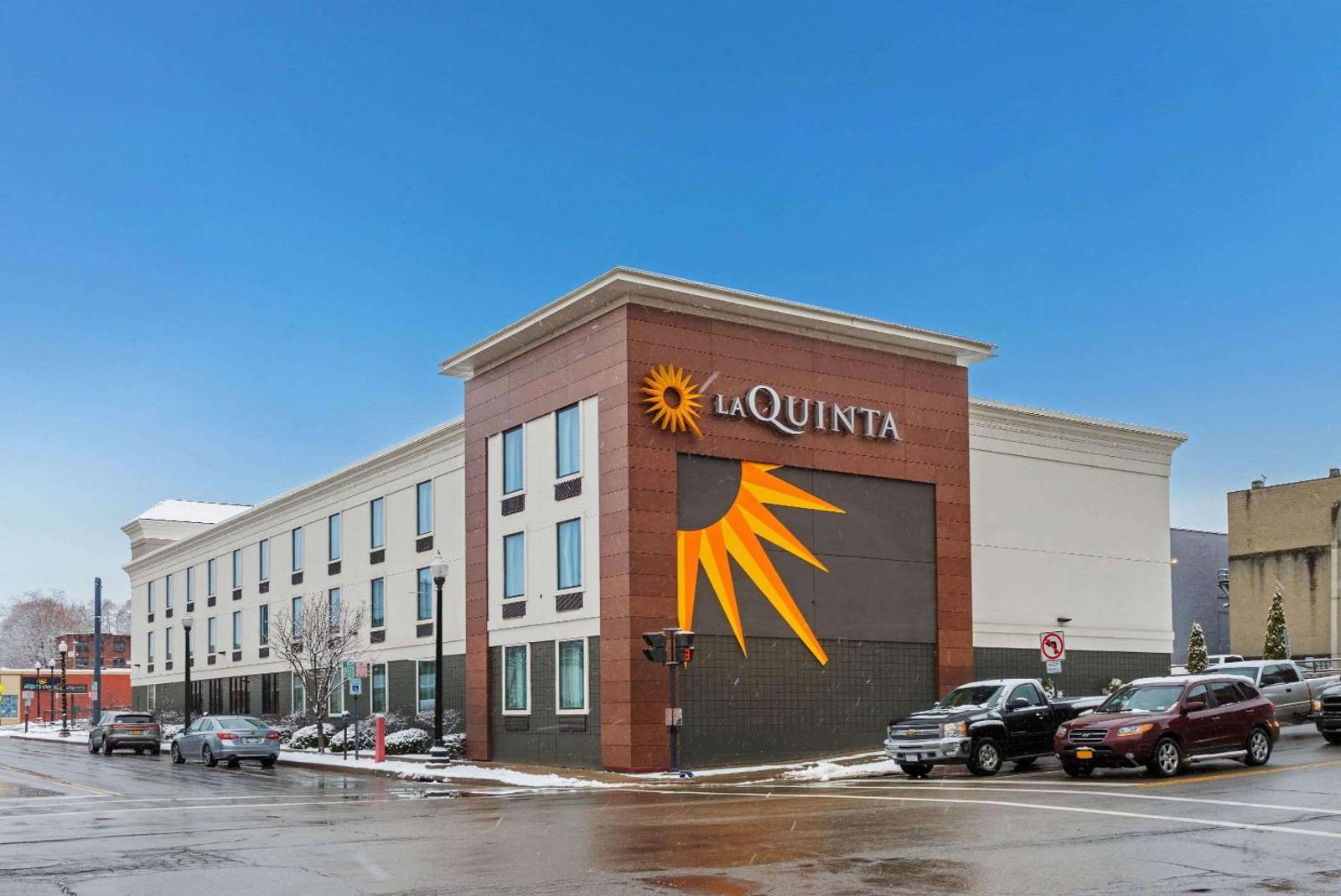 La Quinta Inn & Suites by Wyndham Jamestown, NY-Downtown